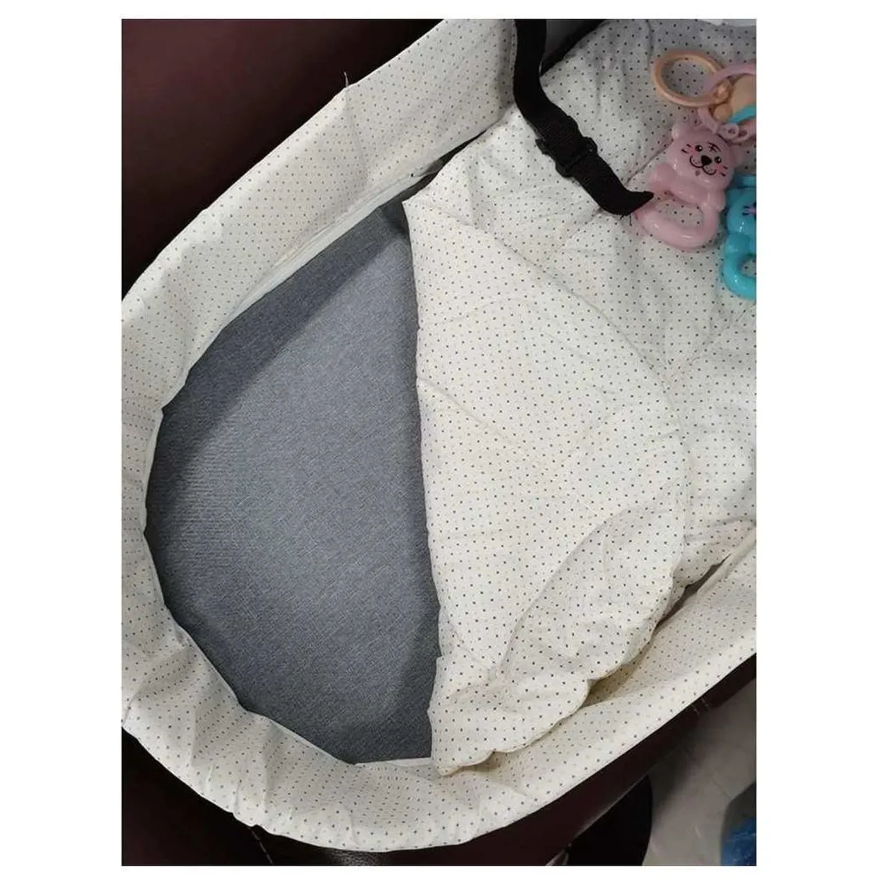 Bumble & Bird Foldable Baby Nest with Mosquito Net — Photograph 9 of 11