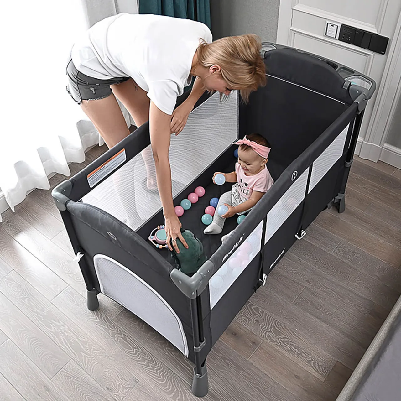 Teknum 4-in-1 Baby Bedside Co-Sleeper Bassinet - Black — Photograph 2 of 6