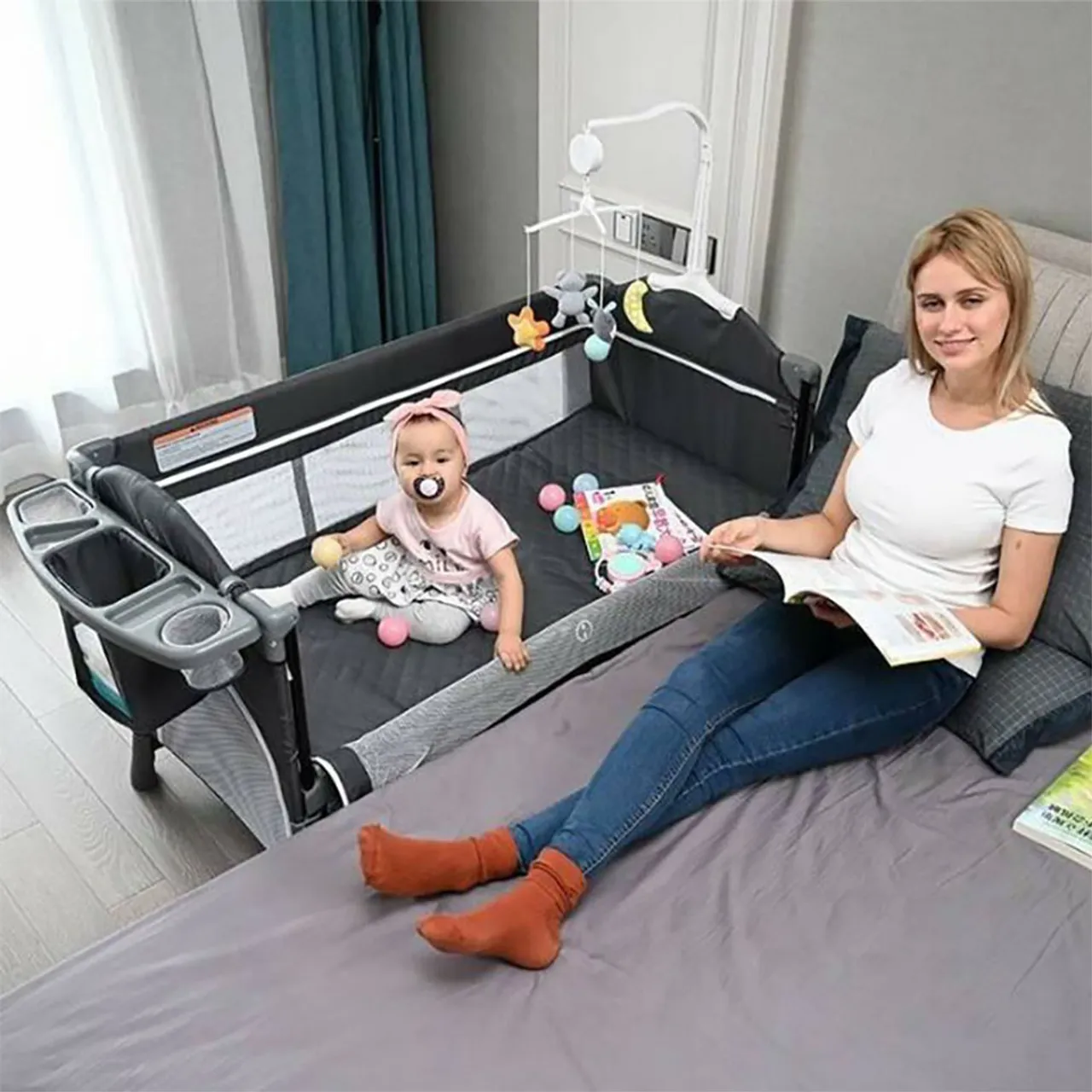 Teknum 4-in-1 Baby Bedside Co-Sleeper Bassinet - Black — Photograph 5 of 6