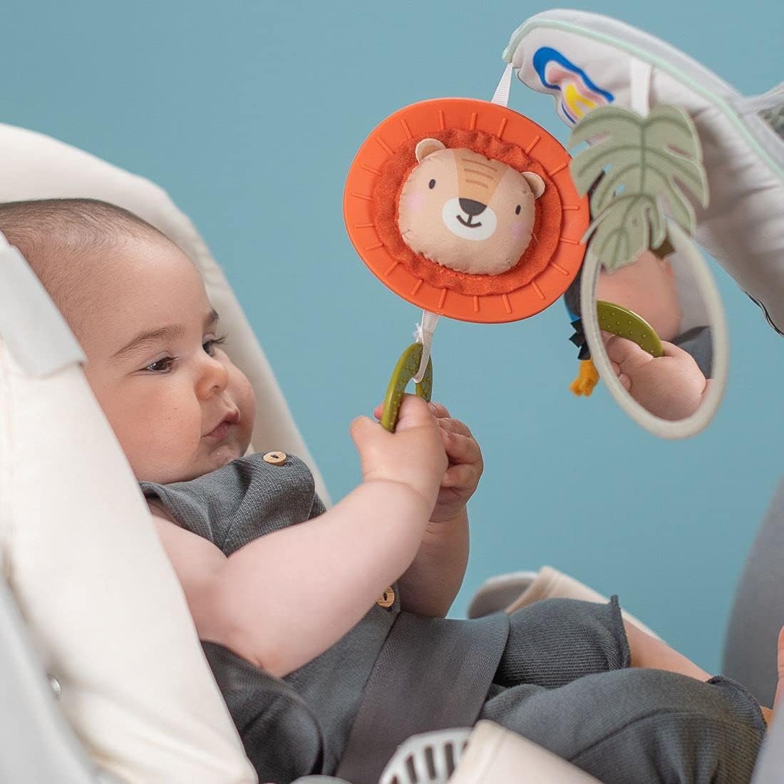 Musical Car Seat Toys for 0-12 Month Old Babies - Activity Center with Sensory Soft Hanging Toys and Mirror - Carseat Gift for Infants — Photograph 7 of 8