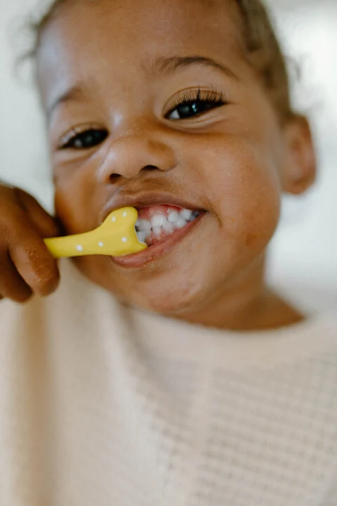 Frida Baby - SmileFrida ToothHugger Kids Toothbrush - Blue — Photograph 6 of 6