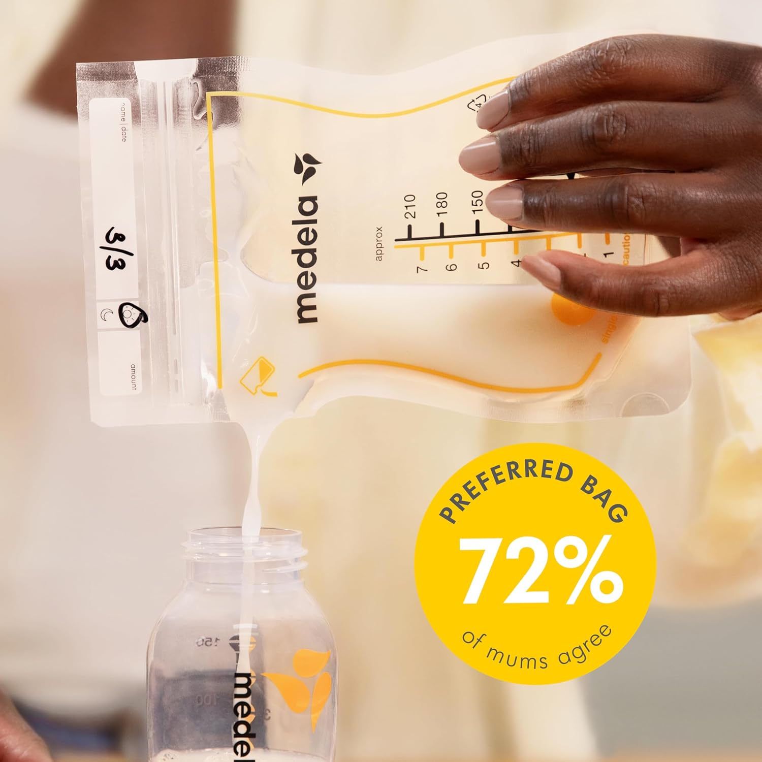 Medela Easy Pour Disposable Breastmilk Storage Bags, 210 ml Capacity, Leakproof Design with Milk Protection, Made Without BPA, Pack of 50 — Photograph 2 of 8