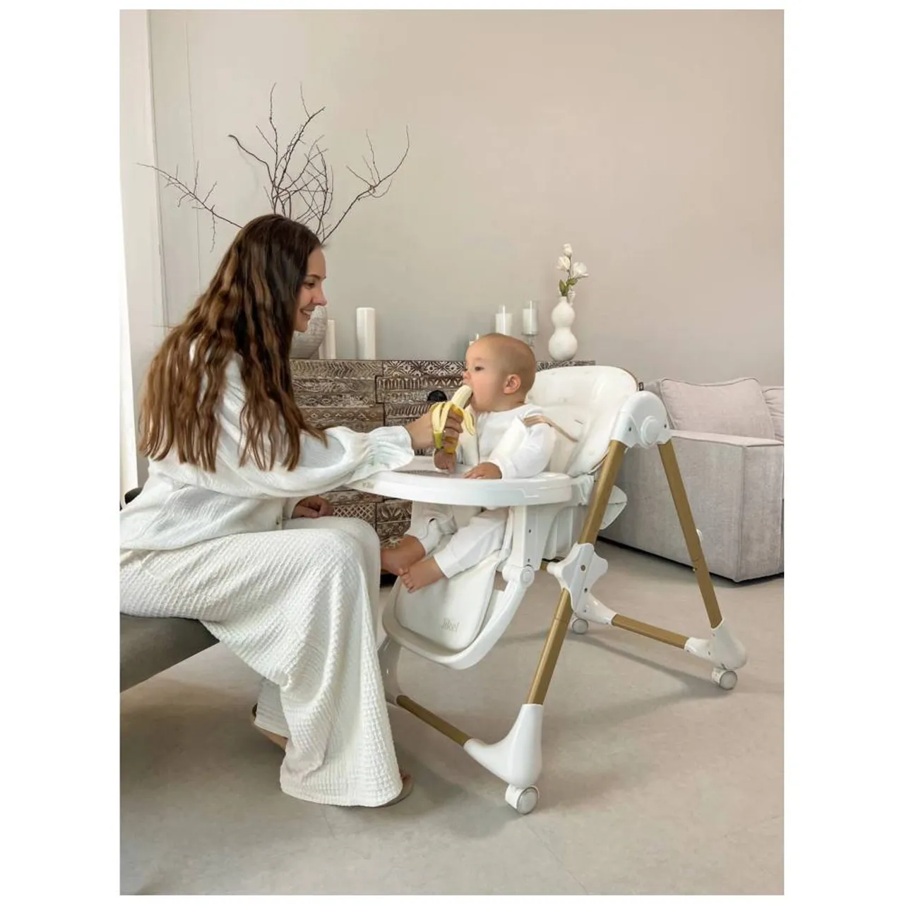 Jikel Tron Foldable High Chair - Beige — Photograph 10 of 10