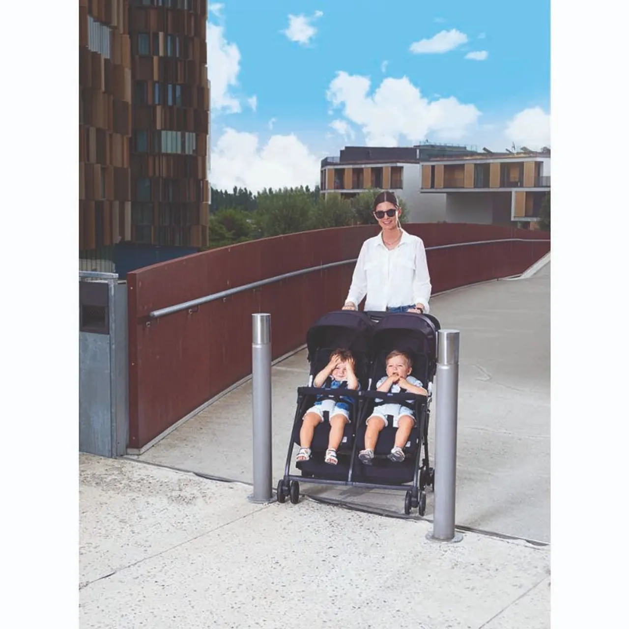 Chicco Ohlala Twin Stroller - Black — Photograph 9 of 9