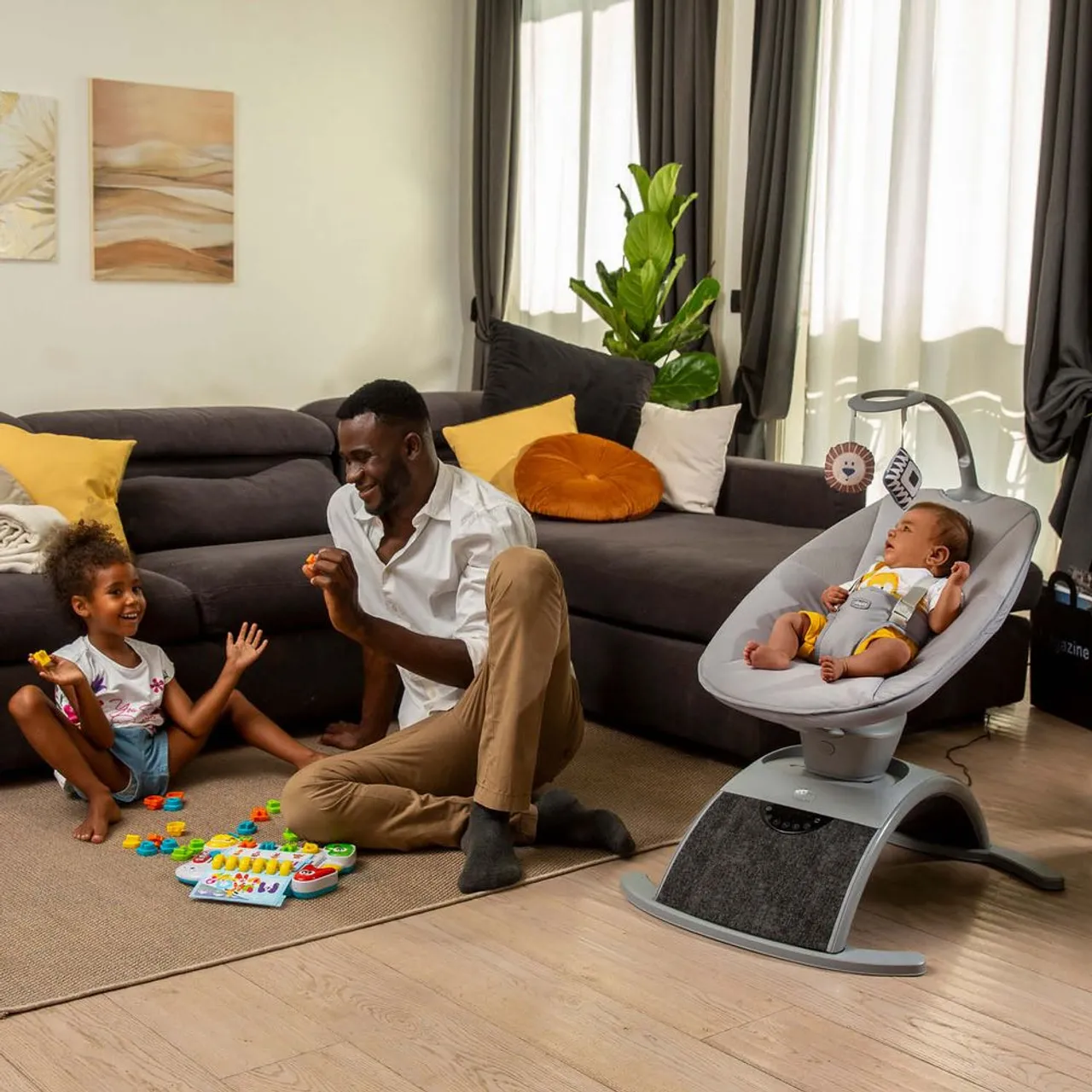 Chicco Comfy Wave Electric Baby Swing - Silver — الصورة 2 من 8
